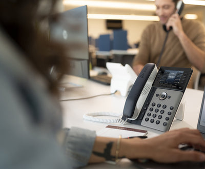 HPE HP Poly Edge E300 and PoE-enabled IP phone Black 8 lines IPS (82M92AA) - Cartouches Certifiees