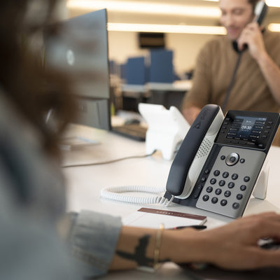 HPE HP Poly Edge E400 and PoE-enabled IP phone Black 8 lines IPS (82M93AA) - Cartouches Certifiees
