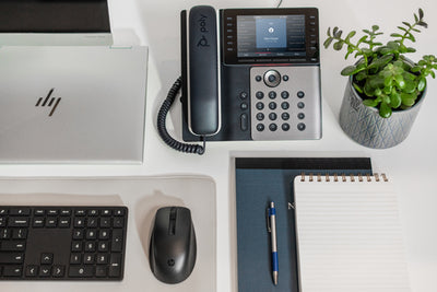 HPE HP Poly Edge E550 and PoE-enabled IP phone Black 12 lines IPS Wi-Fi (82M91AA) - Cartouches Certifiees