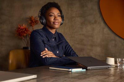 HPE HP Poly Voyager Surround 85 UC USB-C Headset +USB-C/A Adapter +Charging Stand (8G7T7AA) - Cartouches Certifiees