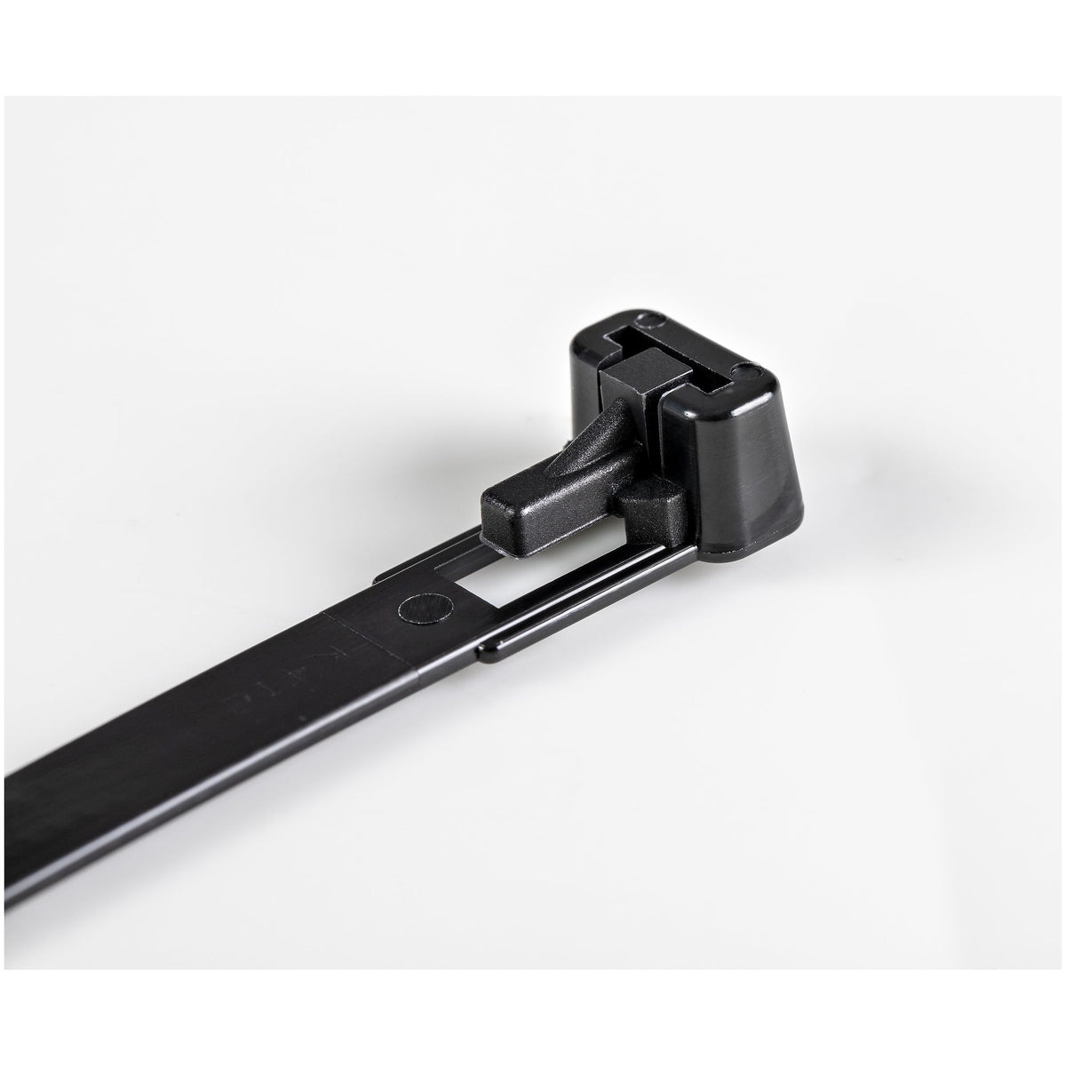 STARTECH .com cable tie Releasable cable tie Nylon, Plastic Black 100 pc(s) (CBMZTRB5BK) - Cartouches Certifiees
