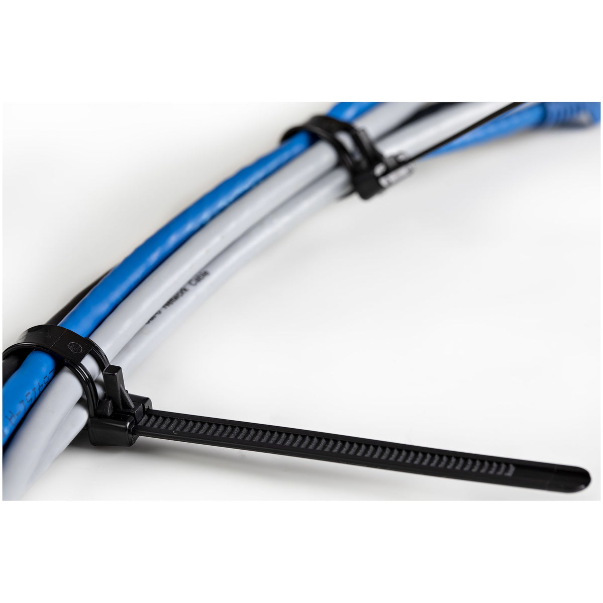 STARTECH .com cable tie Releasable cable tie Nylon, Plastic Black 100 pc(s) (CBMZTRB5BK) - Cartouches Certifiees